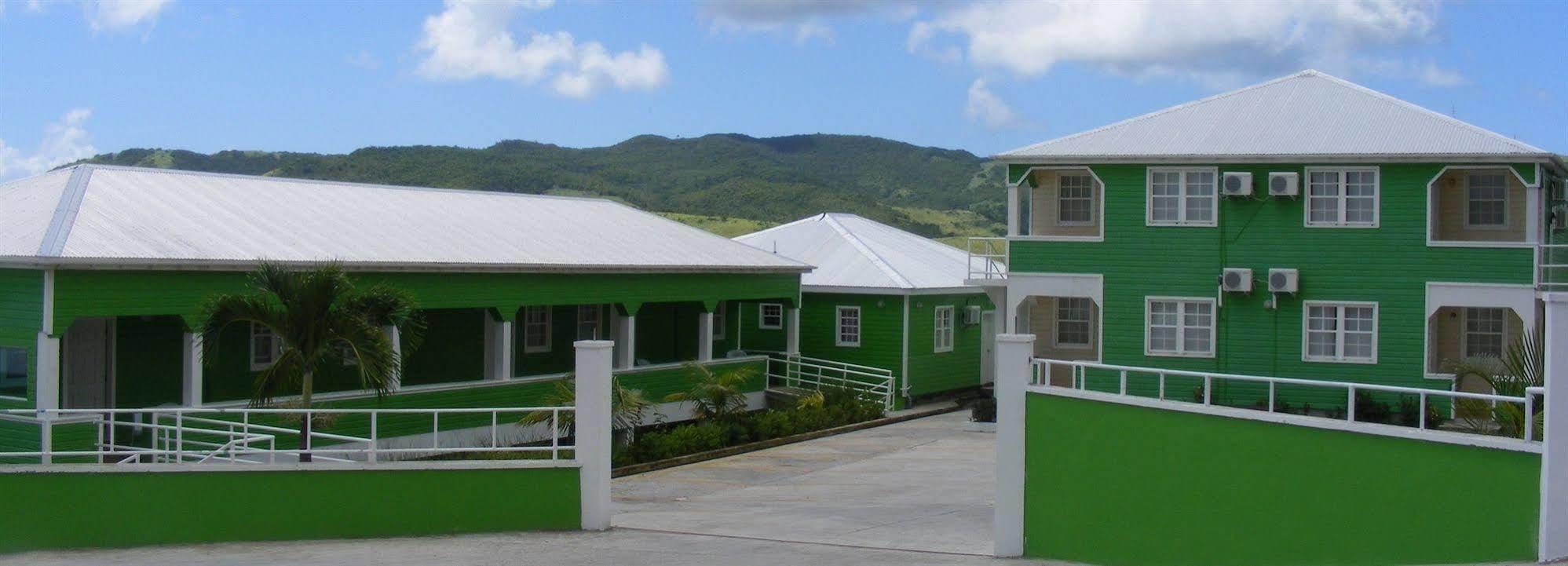 Paige Pond Country Inn St. John's Екстериор снимка